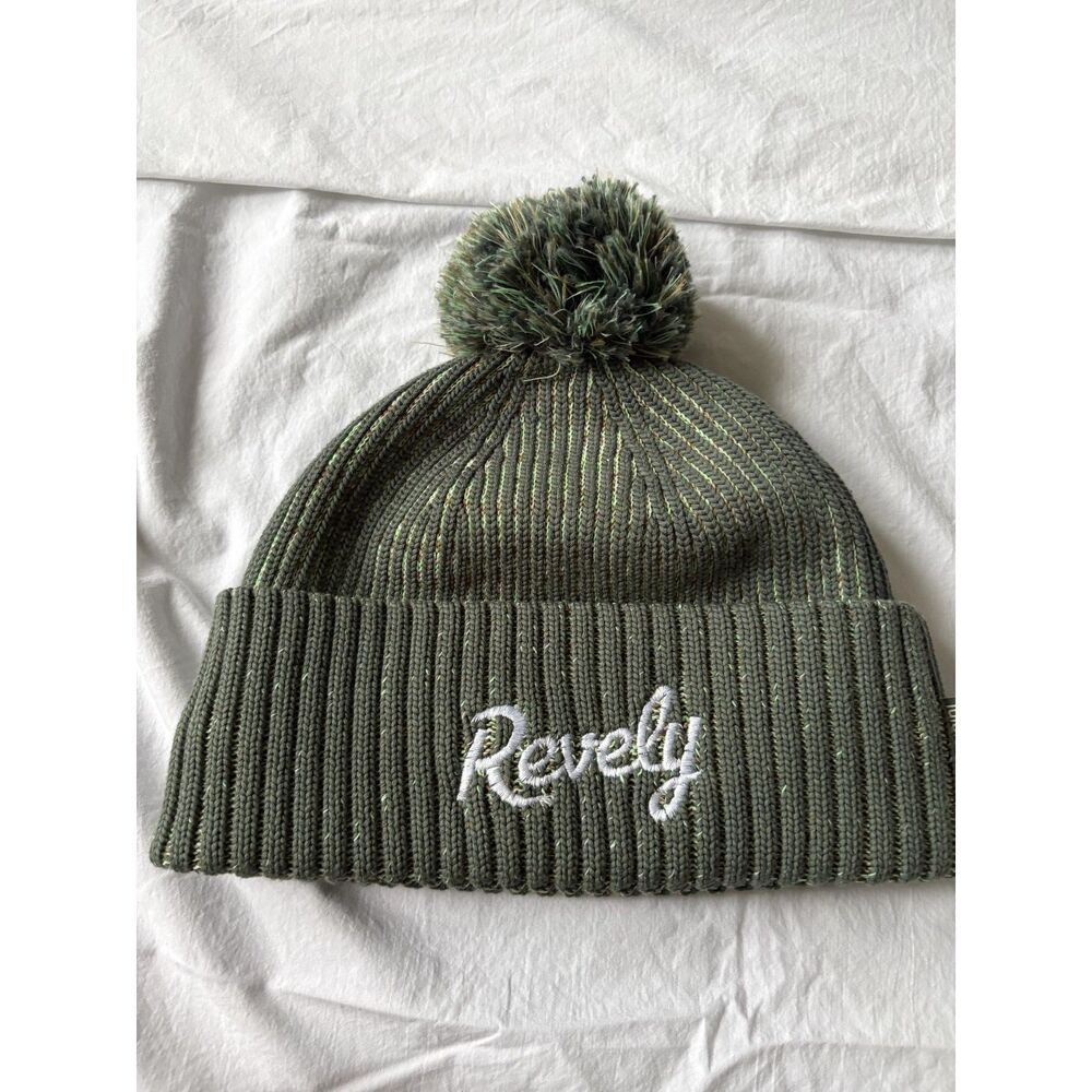 Lululemon Monogrammed Fleece-Lined Knit Beanie (NWT)